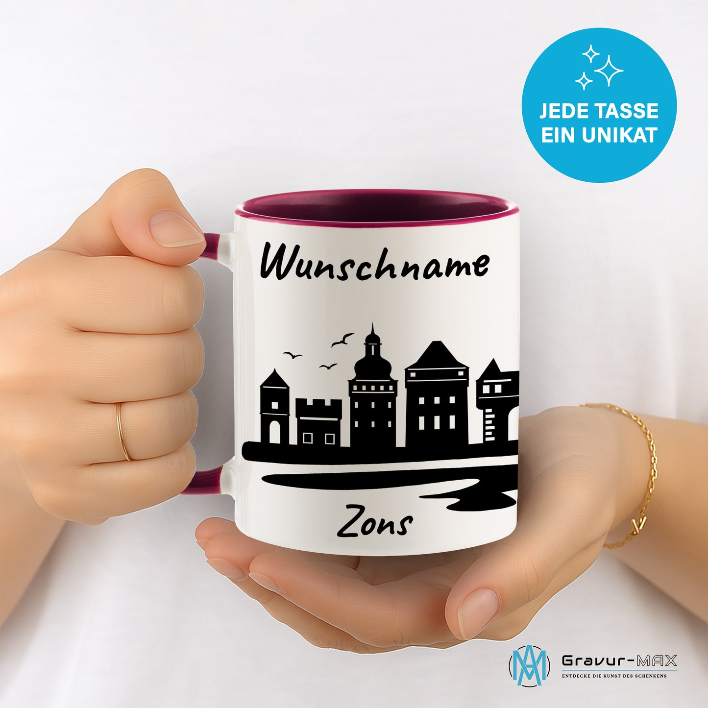 Tasse in Bordeauxrot 330ml bedruckt mit der Skyline von Zons (Dormagen) personalisierbar mit Wunschname