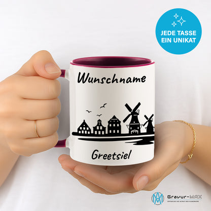 Tasse in Bordeauxrot 330ml bedruckt mit der Skyline von Greetsiel personalisierbar mit Wunschname