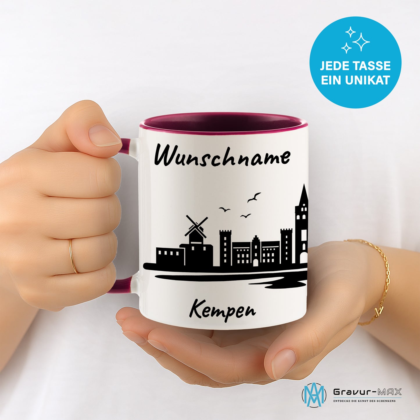 Tasse in Bordeauxrot 330ml bedruckt mit der Skyline von Kempen personalisierbar mit Wunschname