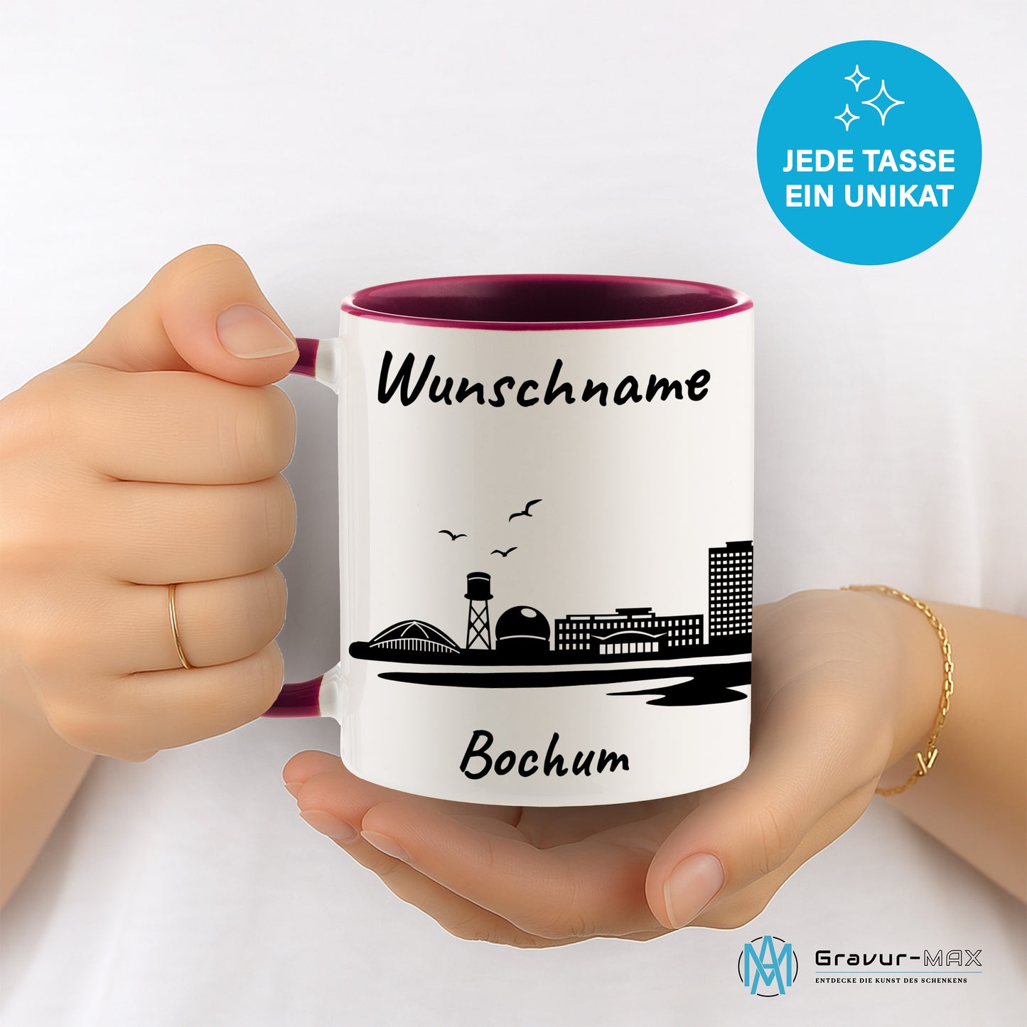 Tasse in Bordeauxrot 330ml bedruckt mit der Skyline von Bochum personalisierbar mit Wunschname