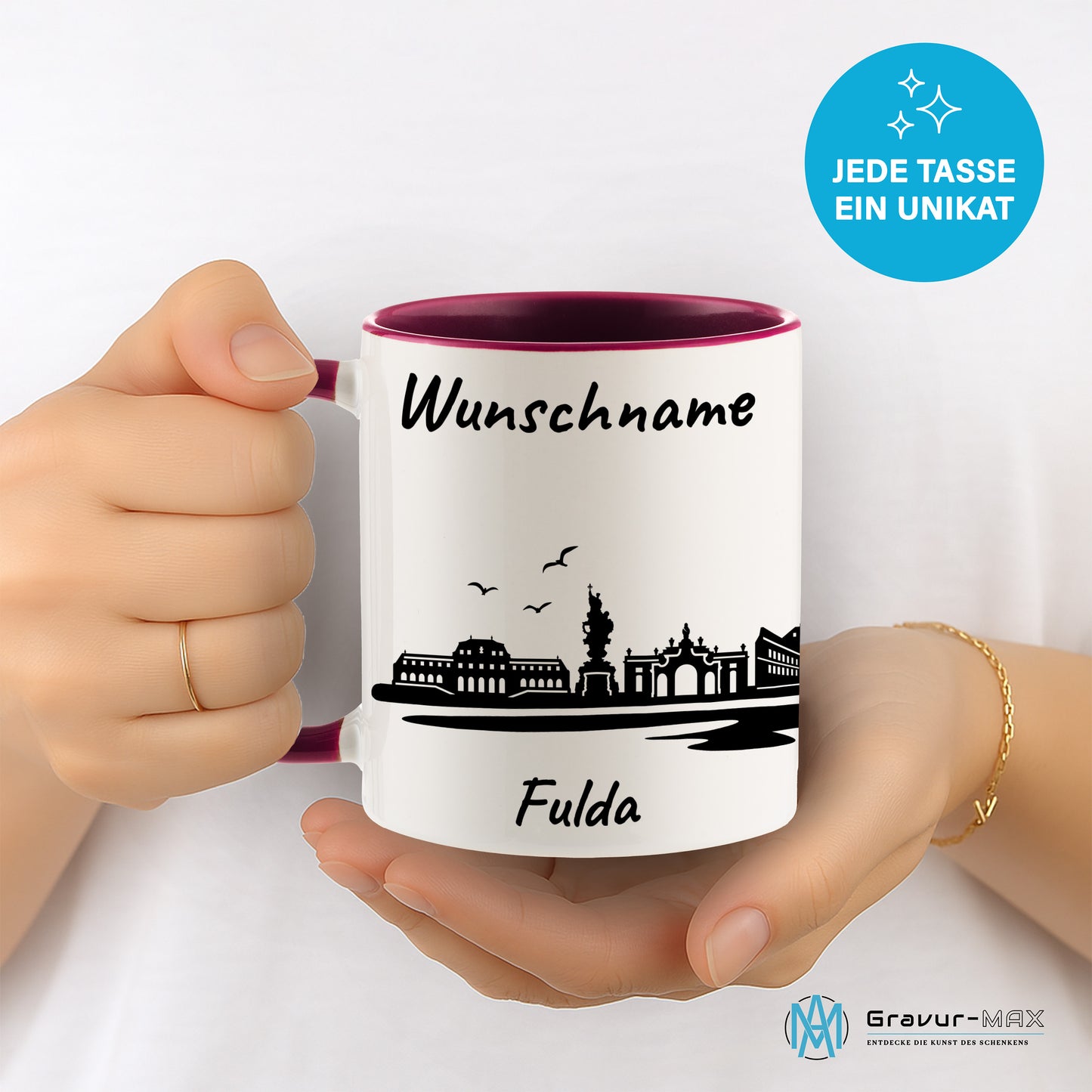 Tasse in Bordeauxrot 330ml bedruckt mit der Skyline von Fulda personalisierbar mit Wunschname