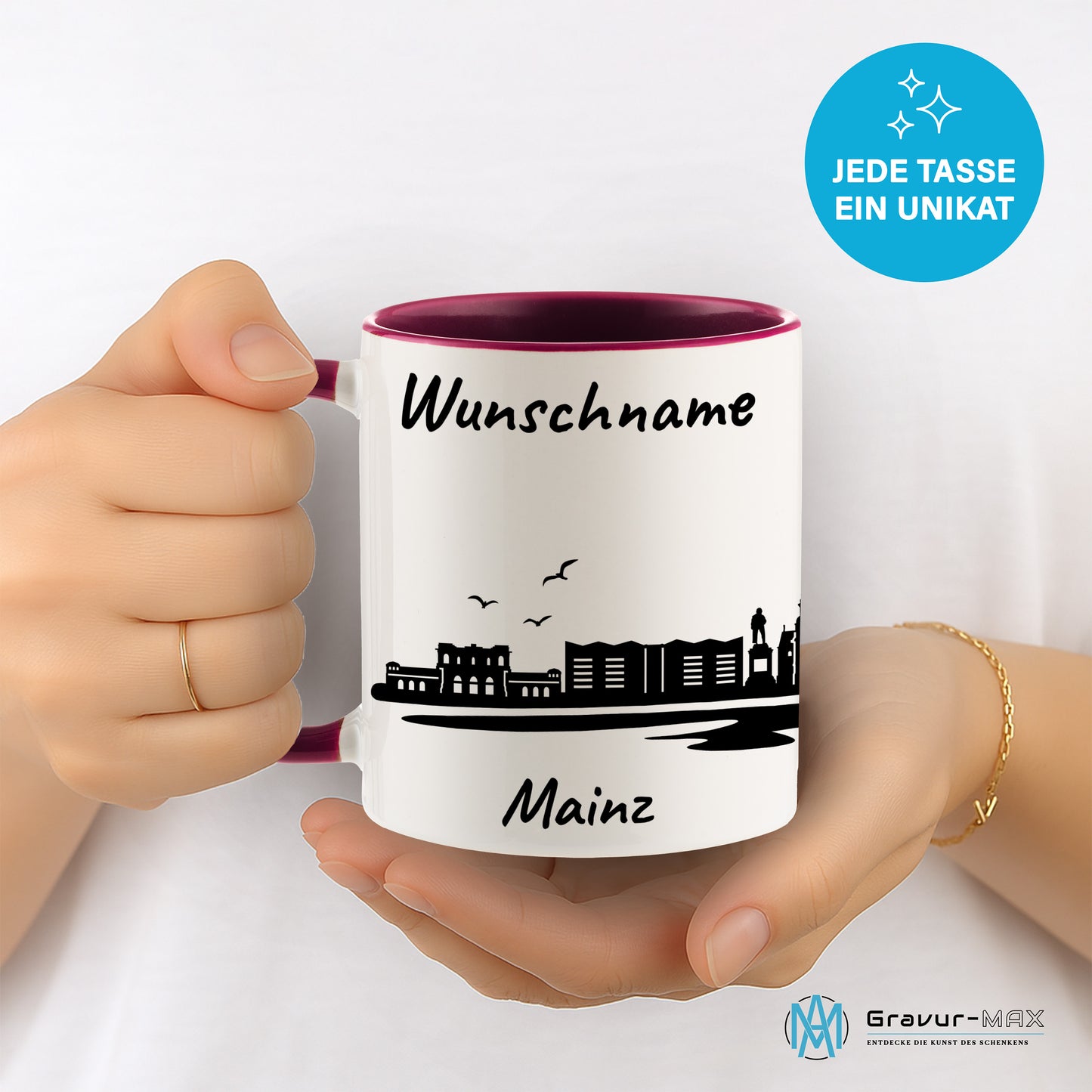 Tasse in Bordeauxrot 330ml bedruckt mit der Skyline von Mainz personalisierbar mit Wunschname