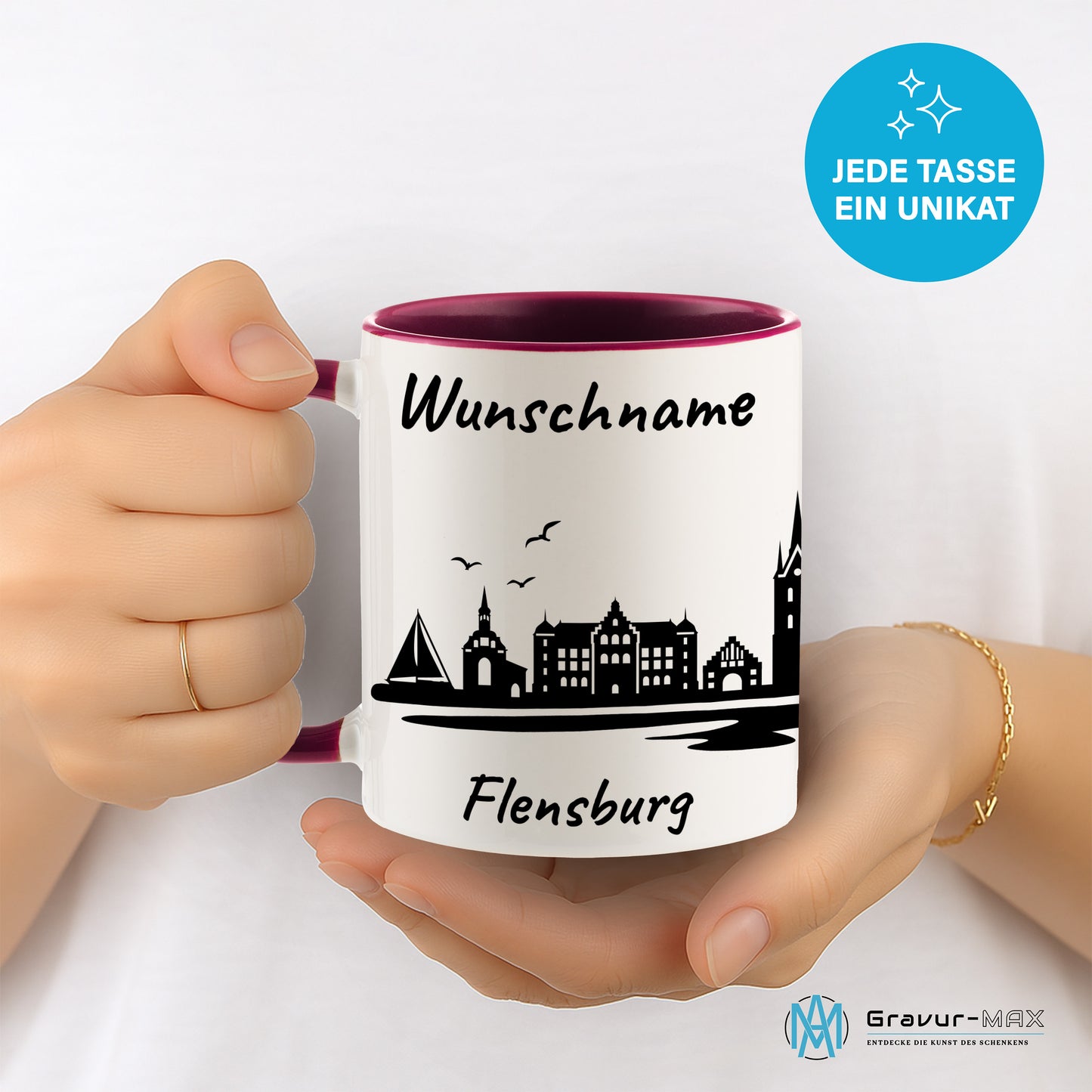 Tasse in Bordeauxrot 330ml bedruckt mit der Skyline von Flensburg personalisierbar mit Wunschname