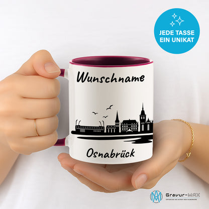 Tasse in Bordeauxrot 330ml bedruckt mit der Skyline von Osnabrück personalisierbar mit Wunschname