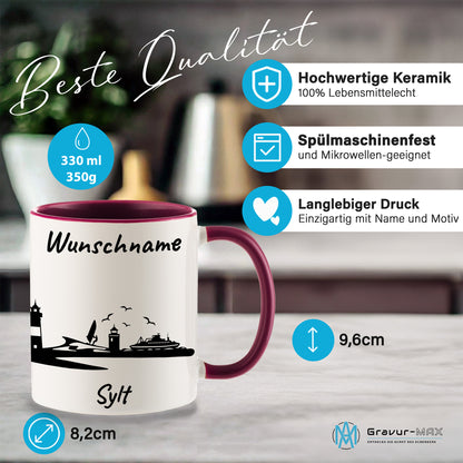 Tasse in Bordeauxrot 330ml bedruckt mit der Skyline von Sylt personalisierbar mit Wunschname