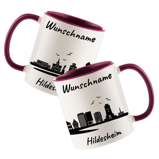 Tasse in Bordeauxrot 330ml bedruckt mit der Skyline von Hildesheim personalisierbar mit Wunschname