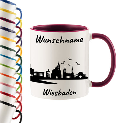 Tasse in Bordeauxrot 330ml bedruckt mit der Skyline von Wiesbaden personalisierbar mit Wunschname