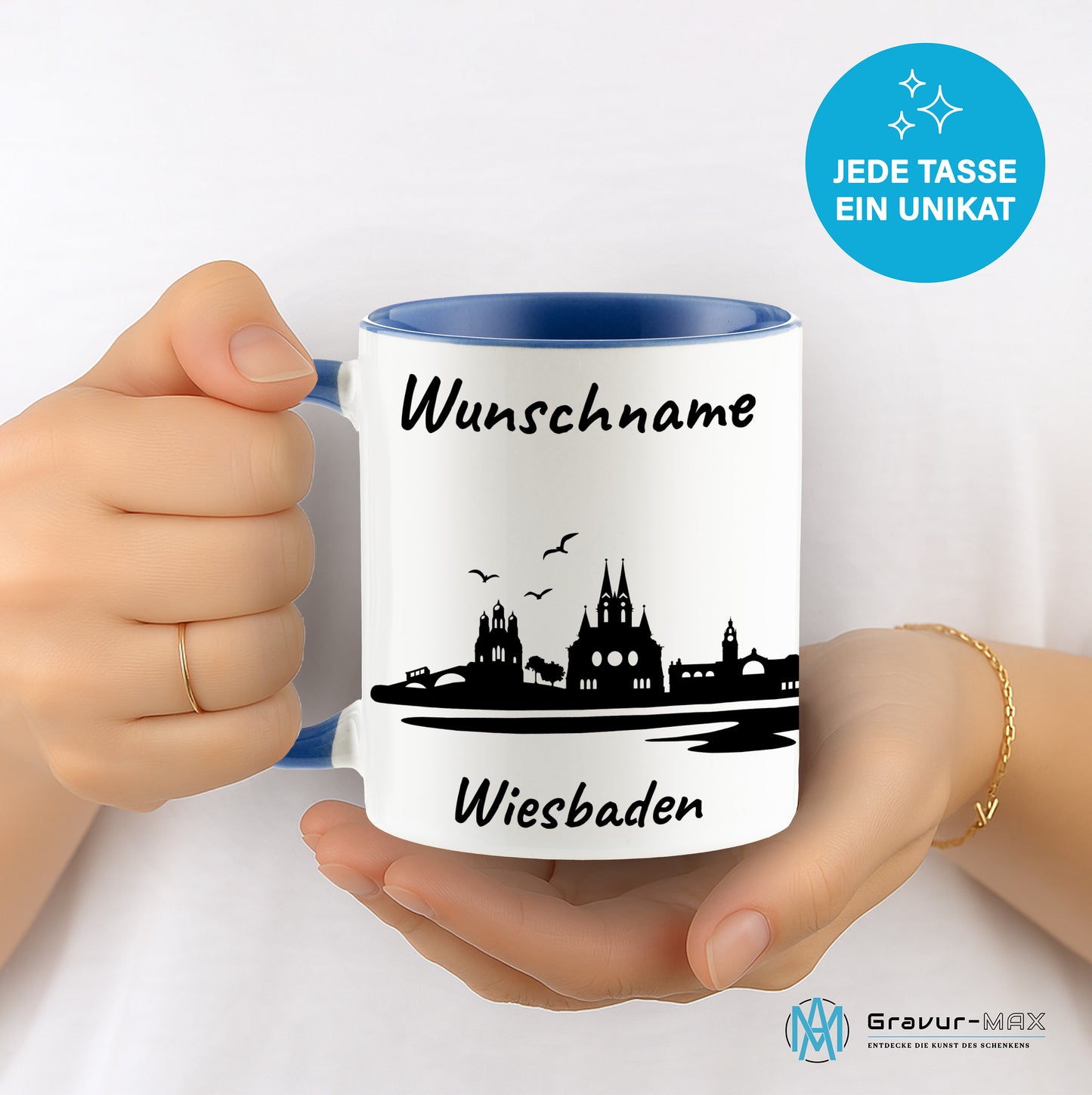Tasse in Cambridge Blau 330ml bedruckt mit der Skyline von Wiesbaden personalisierbar mit Wunschname