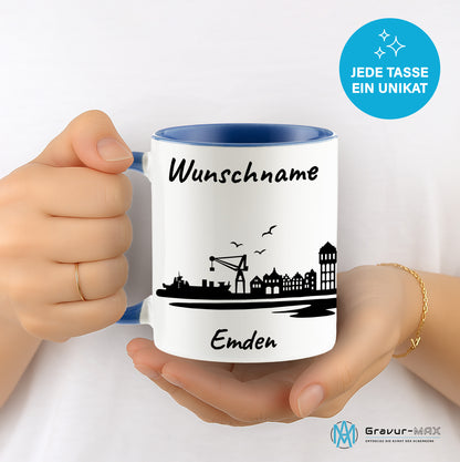 Tasse in Cambridge Blau 330ml bedruckt mit der Skyline von Emden personalisierbar mit Wunschname