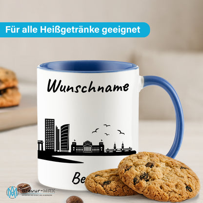 Tasse in Cambridge Blau 330ml bedruckt mit der Skyline von Berlin personalisierbar mit Wunschname