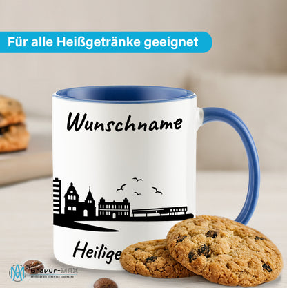 Tasse in Cambridge Blau 330ml bedruckt mit der Skyline von Heiligenhafen personalisierbar mit Wunschname