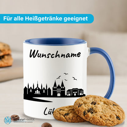 Tasse in Cambridge Blau 330ml bedruckt mit der Skyline von Lübeck personalisierbar mit Wunschname
