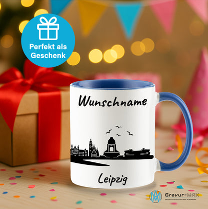 Tasse in Cambridge Blau 330ml bedruckt mit der Skyline von Leipzig personalisierbar mit Wunschname