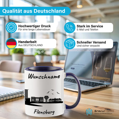 Tasse in Dunkelblau 330ml bedruckt mit der Skyline von Flensburg personalisierbar mit Wunschname