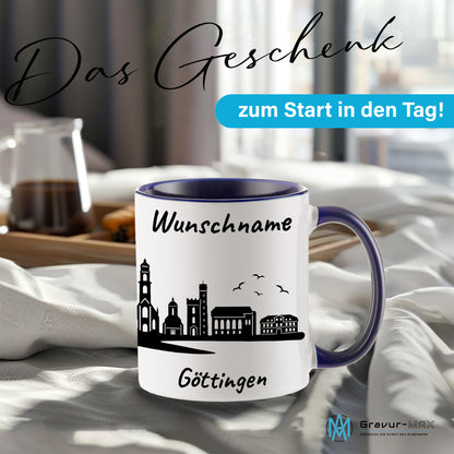 Tasse in Dunkelblau 330ml bedruckt mit der Skyline von Göttingen personalisierbar mit Wunschname