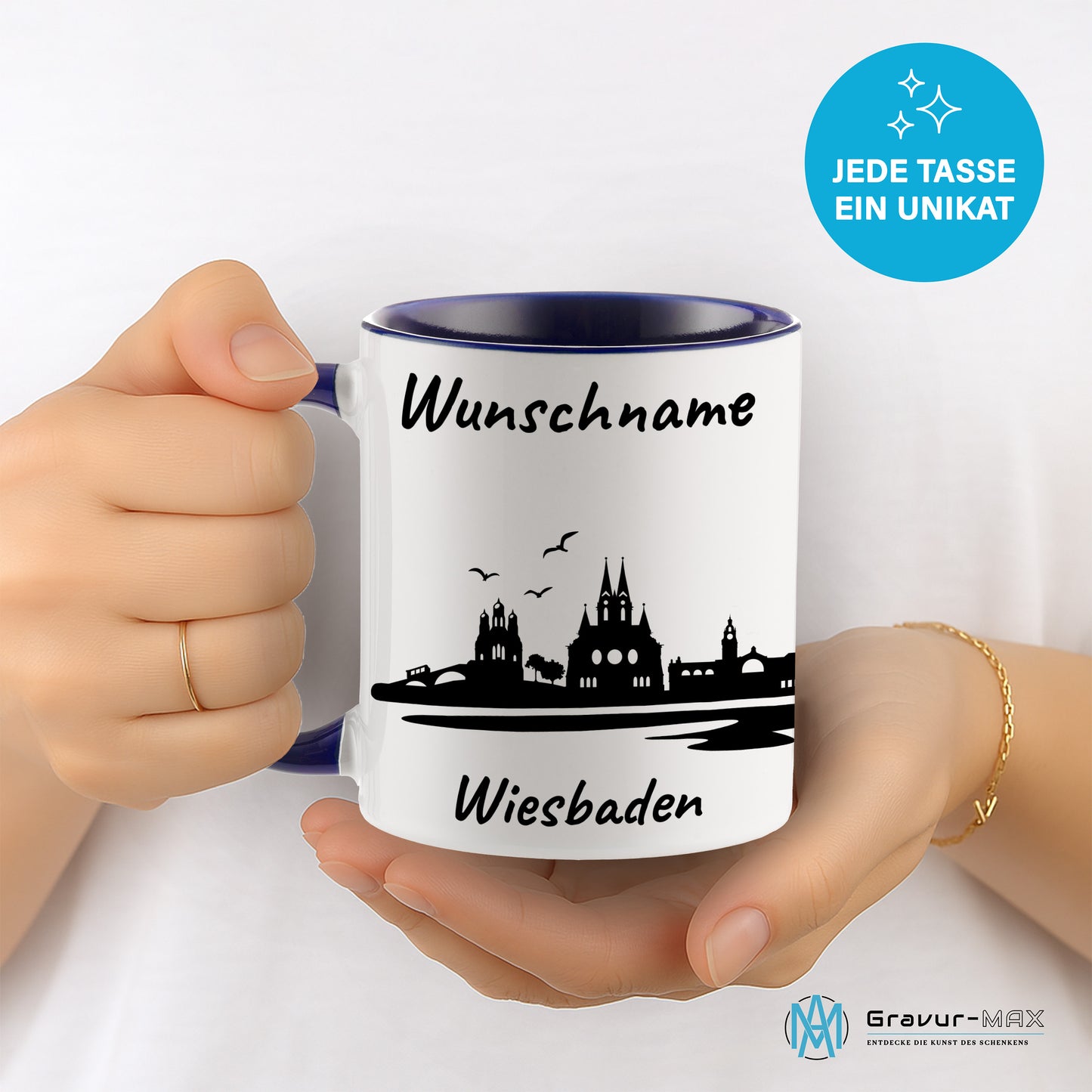 Tasse in Dunkelblau 330ml bedruckt mit der Skyline von Wiesbaden personalisierbar mit Wunschname