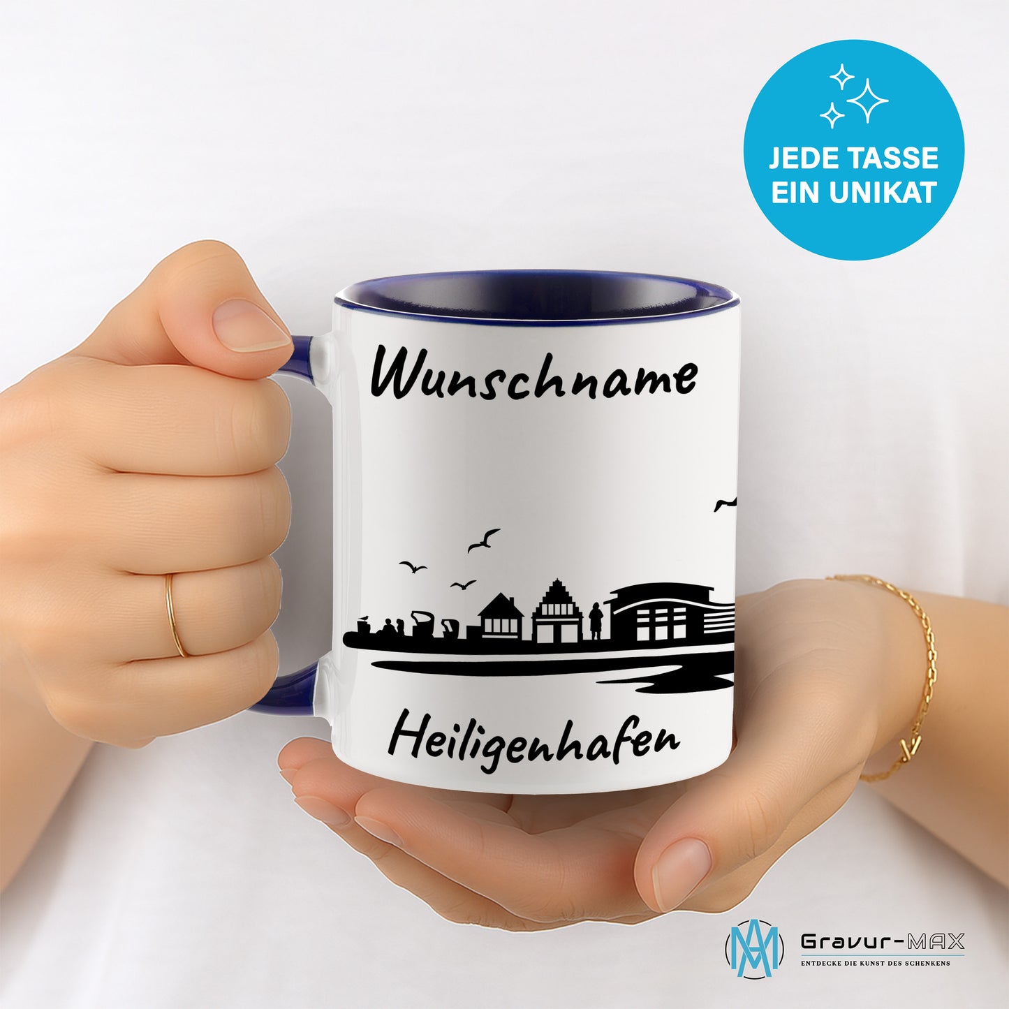 Tasse in Dunkelblau 330ml bedruckt mit der Skyline von Heiligenhafen personalisierbar mit Wunschname