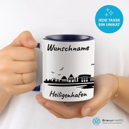 Tasse in Dunkelblau 330ml bedruckt mit der Skyline von Heiligenhafen personalisierbar mit Wunschname