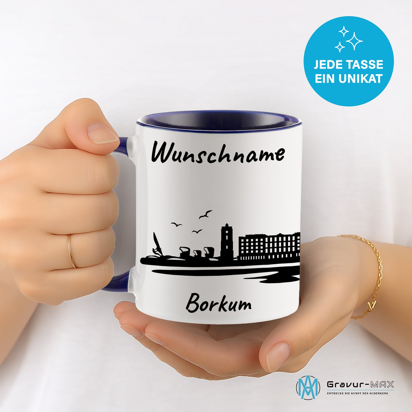 Tasse in Dunkelblau 330ml bedruckt mit der Skyline von Borkum personalisierbar mit Wunschname
