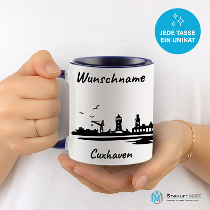 Tasse in Dunkelblau 330ml bedruckt mit der Skyline von Cuxhaven personalisierbar mit Wunschname