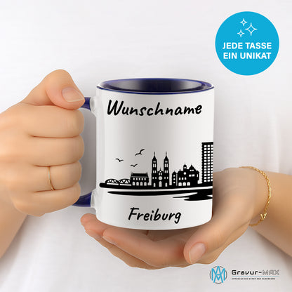 Tasse in Dunkelblau 330ml bedruckt mit der Skyline von Freiburg personalisierbar mit Wunschname