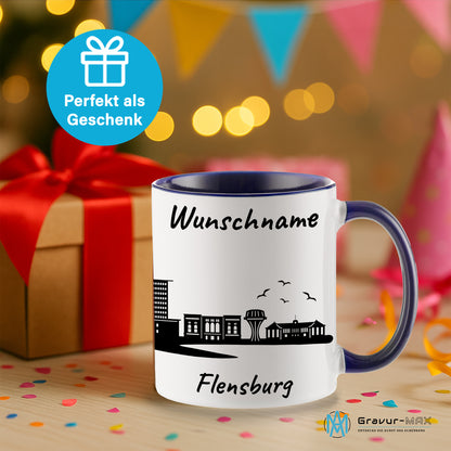 Tasse in Dunkelblau 330ml bedruckt mit der Skyline von Flensburg personalisierbar mit Wunschname