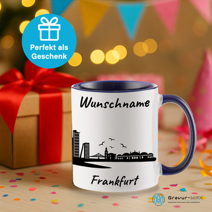 Tasse in Dunkelblau 330ml bedruckt mit der Skyline von Frankfurt personalisierbar mit Wunschname