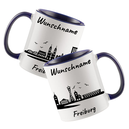 Tasse in Dunkelblau 330ml bedruckt mit der Skyline von Freiburg personalisierbar mit Wunschname