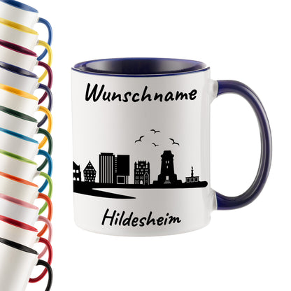Tasse in Dunkelblau 330ml bedruckt mit der Skyline von Hildesheim personalisierbar mit Wunschname