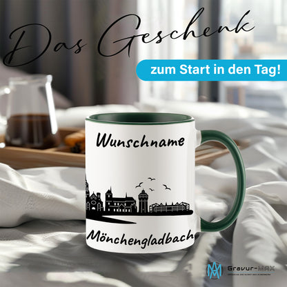 Tasse in Dunkelgrün 330ml bedruckt mit der Skyline von Mönchengladbach personalisierbar mit Wunschname