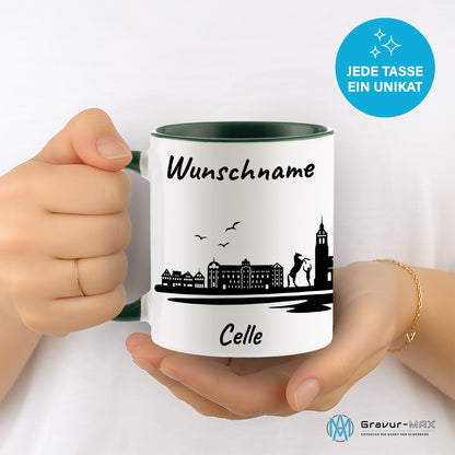 Tasse in Dunkelgrün 330ml bedruckt mit der Skyline von Celle personalisierbar mit Wunschname