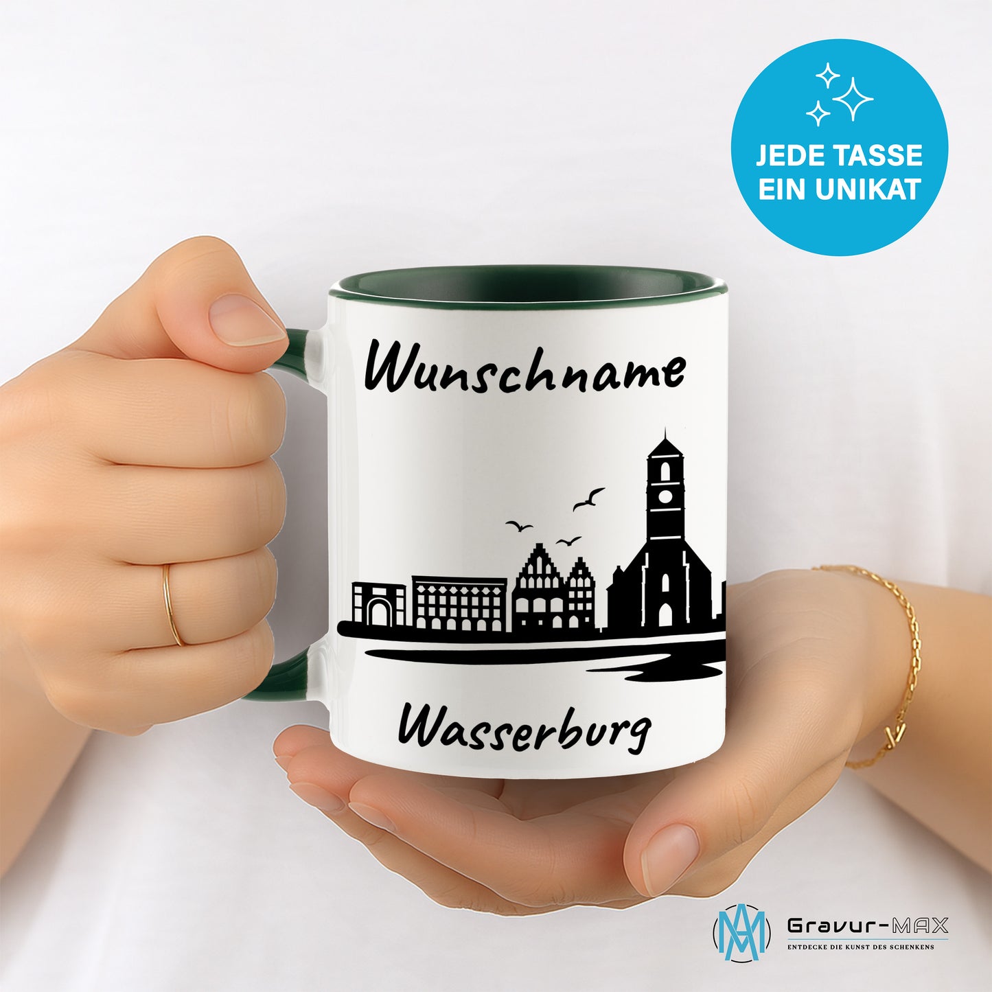 Tasse in Dunkelgrün 330ml bedruckt mit der Skyline von Wasserburg personalisierbar mit Wunschname