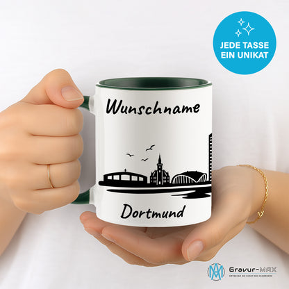 Tasse in Dunkelgrün 330ml bedruckt mit der Skyline von Dortmund personalisierbar mit Wunschname