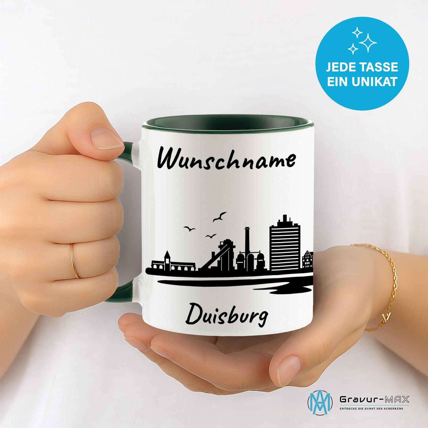 Tasse in Dunkelgrün 330ml bedruckt mit der Skyline von Duisburg personalisierbar mit Wunschname