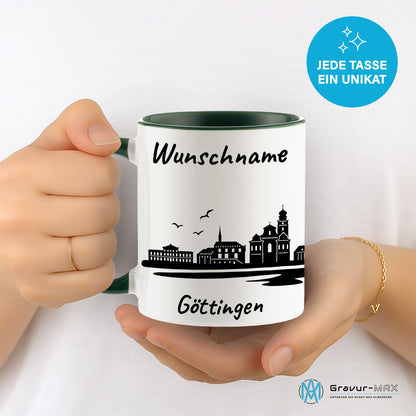 Tasse in Dunkelgrün 330ml bedruckt mit der Skyline von Göttingen personalisierbar mit Wunschname