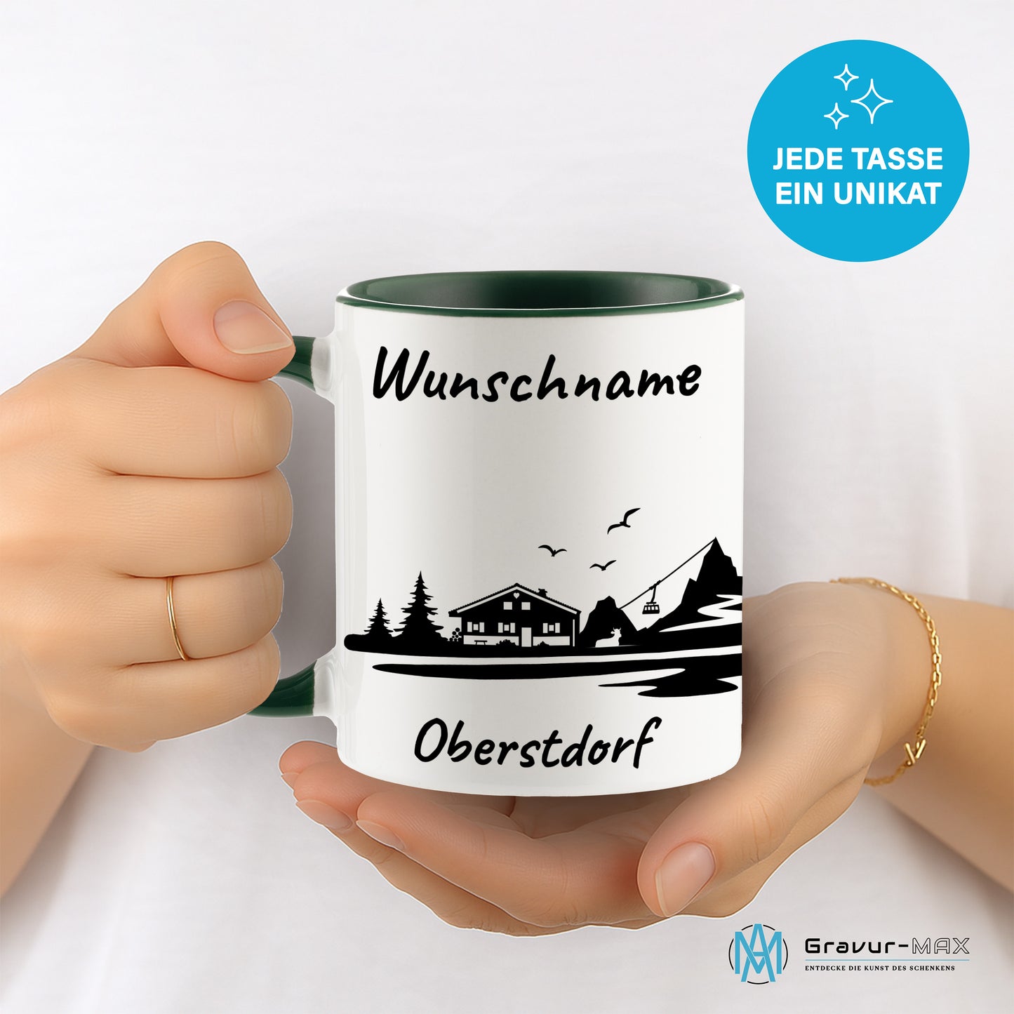 Tasse in Dunkelgrün 330ml bedruckt mit der Skyline von Oberstdorf personalisierbar mit Wunschname
