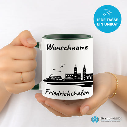Tasse in Dunkelgrün 330ml bedruckt mit der Skyline von Friedrichshafen personalisierbar mit Wunschname
