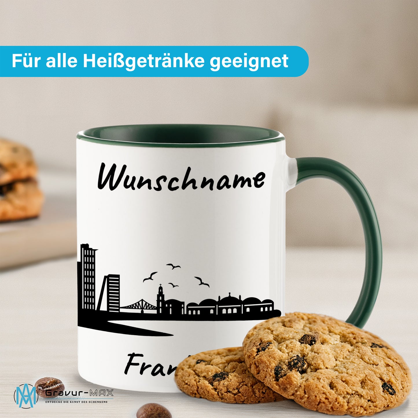 Tasse in Dunkelgrün 330ml bedruckt mit der Skyline von Frankfurt personalisierbar mit Wunschname