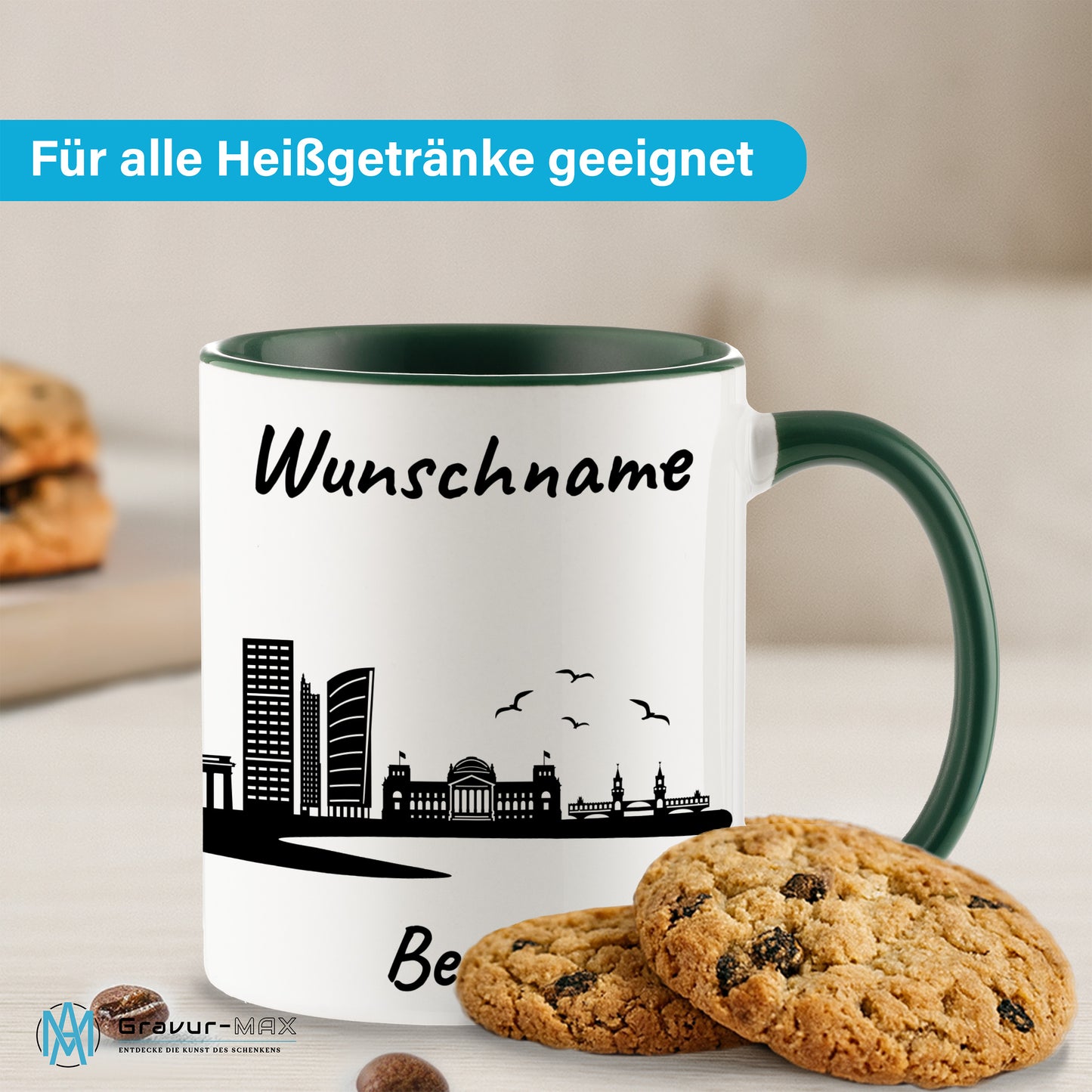 Tasse in Dunkelgrün 330ml bedruckt mit der Skyline von Berlin personalisierbar mit Wunschname