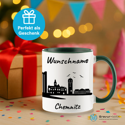 Tasse in Dunkelgrün 330ml bedruckt mit der Skyline von Chemnitz personalisierbar mit Wunschname