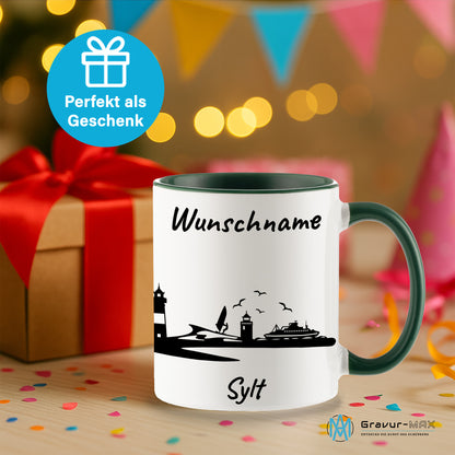 Tasse in Dunkelgrün 330ml bedruckt mit der Skyline von Sylt personalisierbar mit Wunschname