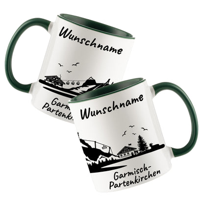 Tasse in Dunkelgrün 330ml bedruckt mit der Skyline von Garmisch-Partenkirchen personalisierbar mit Wunschname