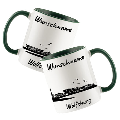 Tasse in Dunkelgrün 330ml bedruckt mit der Skyline von Wolfsburg personalisierbar mit Wunschname