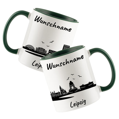 Tasse in Dunkelgrün 330ml bedruckt mit der Skyline von Leipzig personalisierbar mit Wunschname