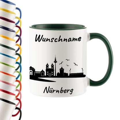 Tasse in Dunkelgrün 330ml bedruckt mit der Skyline von Nürnberg personalisierbar mit Wunschname