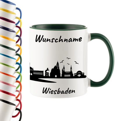 Tasse in Dunkelgrün 330ml bedruckt mit der Skyline von Wiesbaden personalisierbar mit Wunschname