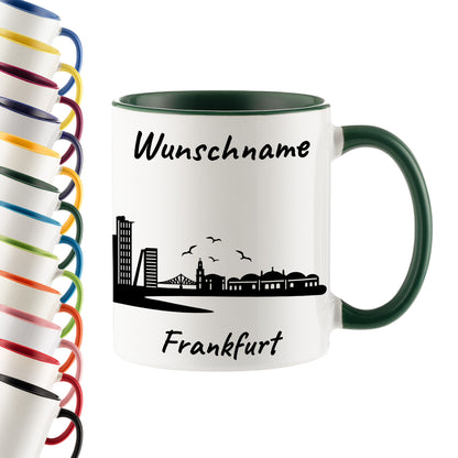 Tasse in Dunkelgrün 330ml bedruckt mit der Skyline von Frankfurt personalisierbar mit Wunschname