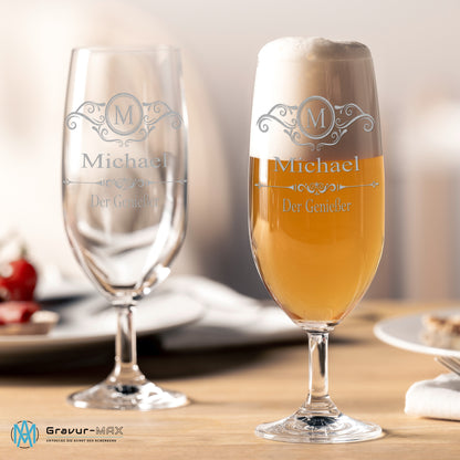 Bierglas mit Gravur Leonardo Daily Pilsglas "Der Genießer" 2 Gläser mit Wunschname