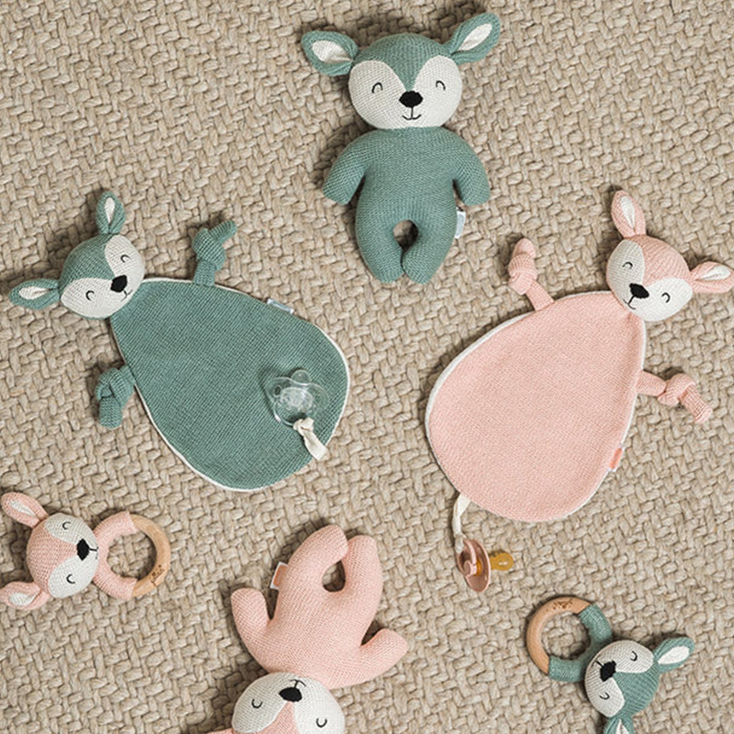 Jollein Schmusetuch Hirsch Grün mit Schnullerschlaufe – Kuscheltuch für Babys