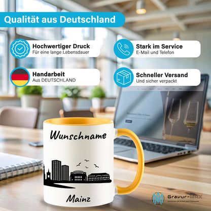 Tasse in Goldgelb 330ml bedruckt mit der Skyline von Mainz personalisierbar mit Wunschname